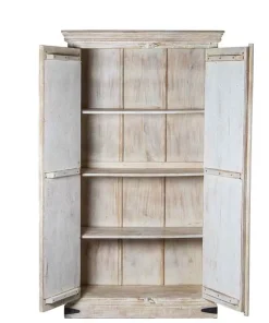 Armario tallado Yilda